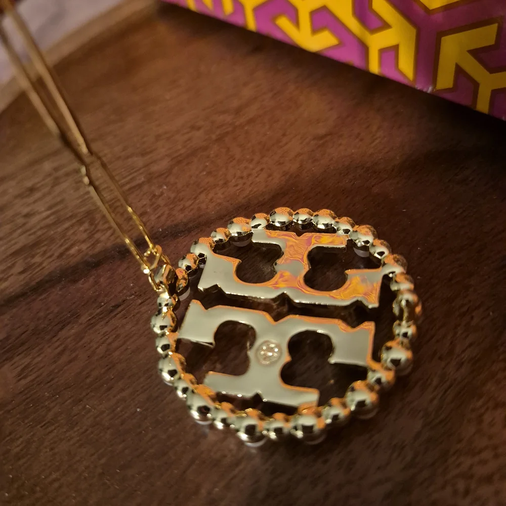 Tory Burch Pearl Logo Hair Clip - Gold & White